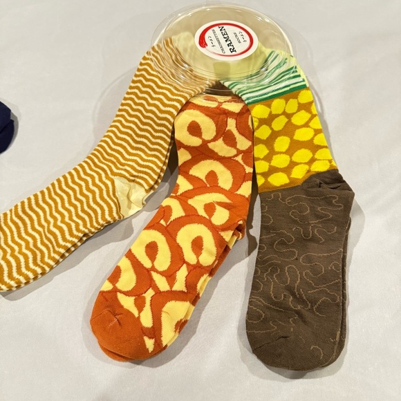 Ramen Socks Gift Set of 3 Pairs & One Pair of “Mom” Blue Socks - Picture 6 of 8